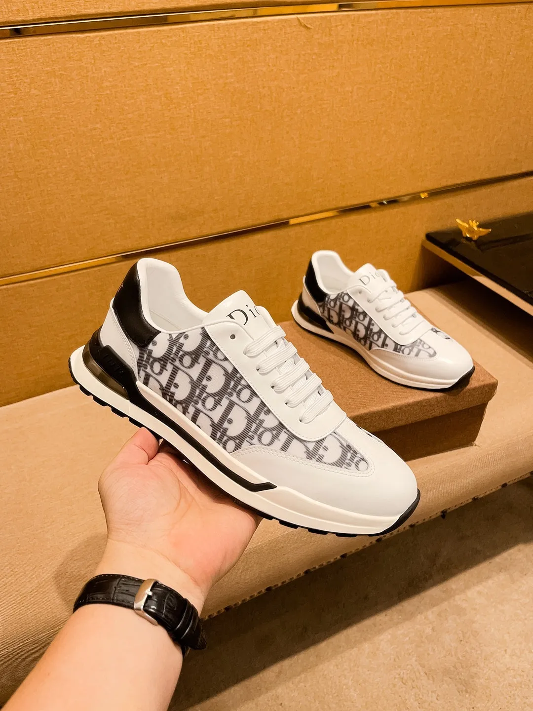 Men's men's shoes💰 420💰🔥【Dior】🔥Men's high-end brand of shoes official website 1:1 latest masterpiece: the upper is made of first-layer cowhide imported from Italy with a comfortable and breathable lining➕original non-slip and wear-resistant outsole🔥, making walking more convenient and comfortable! An exclusive new model, a stunning work, a beautiful 1:1 replica [color] compared to the official quality! Create a fashionable personality to set off your uniqueness! A must-have for trendy men! Classic 🔥Size: 38-44 Color: 🔥 2⃣️colors available🔥